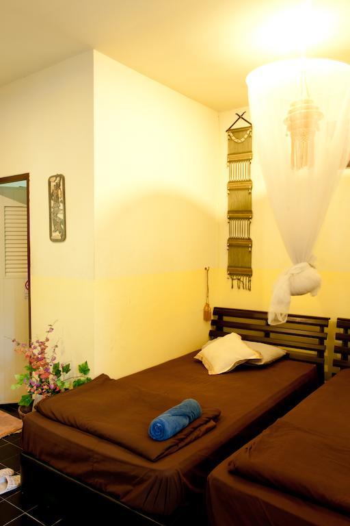 Hotel Baan Puang Petch Chiang Mai Esterno foto